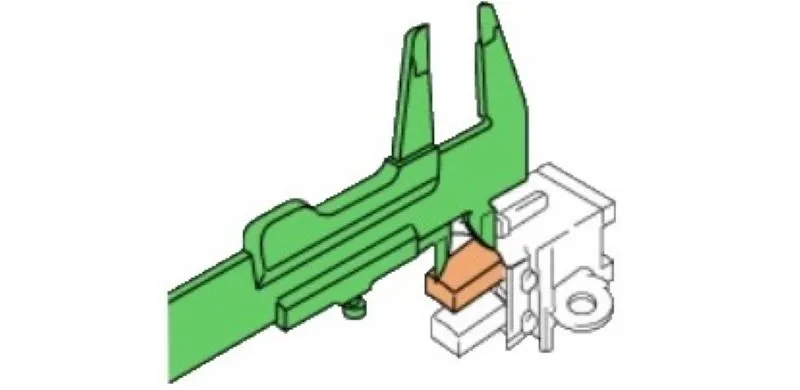 Merenje dužine četkice alternatora pomičnim merilom u postupku Kontrola i zamena četkica alternatora