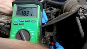 Provera senzora temperature motora kao korak u postupku Ispitivanje senzora temperature u automobilima.